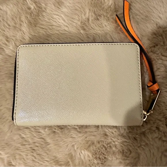 Marc Jacobs Gray Wallet with Gold Accent - Picture 2 of 7
